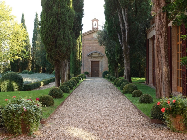 Великолепные интерьеры старинной каменной виллы в Тоскане