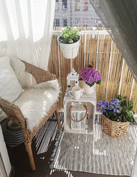7 лучших идей для оформления летнего балкона в вашей съемной квартире
